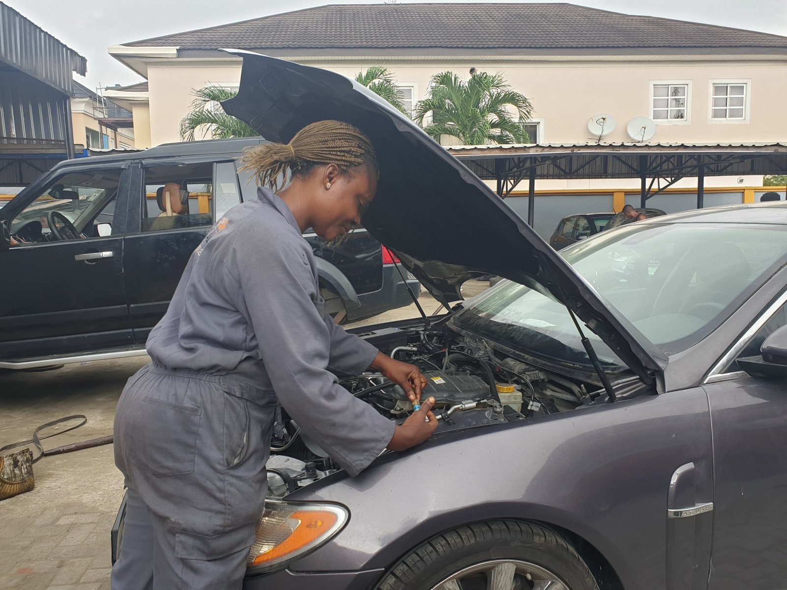 EAW Female Mechanic Training